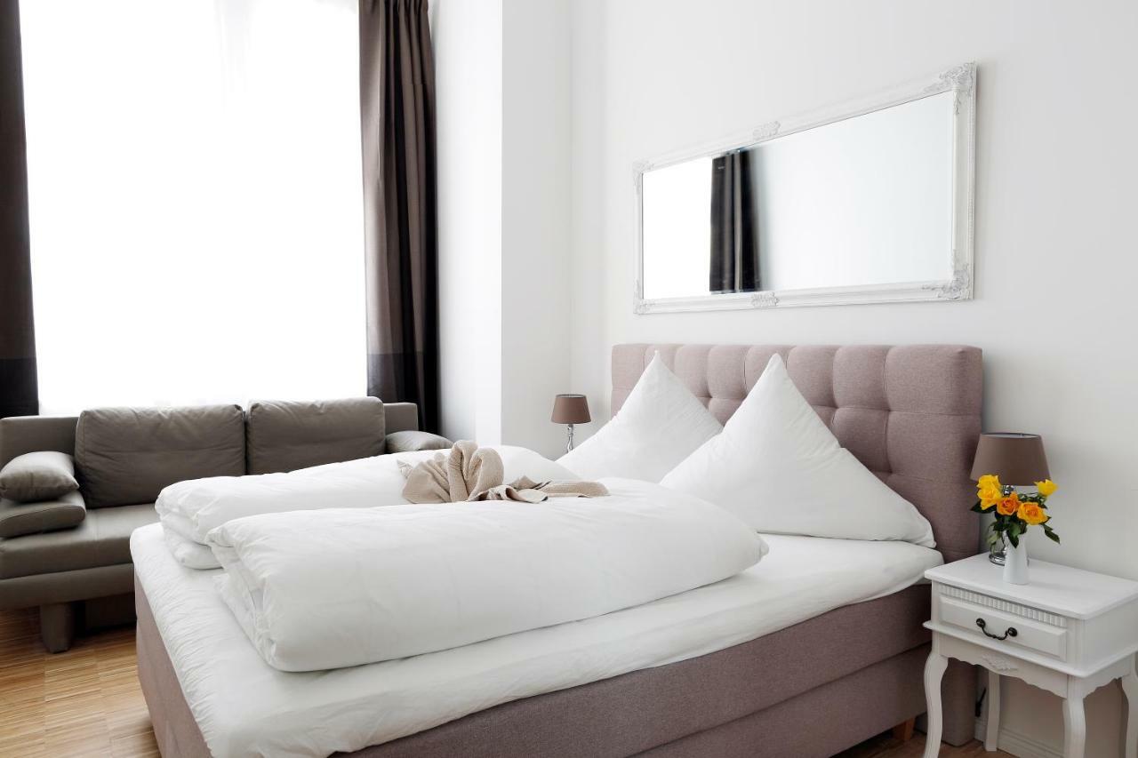 Sc 02 By Rockchair Apartments L Superhost Status L 4 Bedrooms Boxspringbeds 2 Bathrooms Balcony Elevator - Cozy Family & Business Flair Welcomes You! Berlin Exterior foto